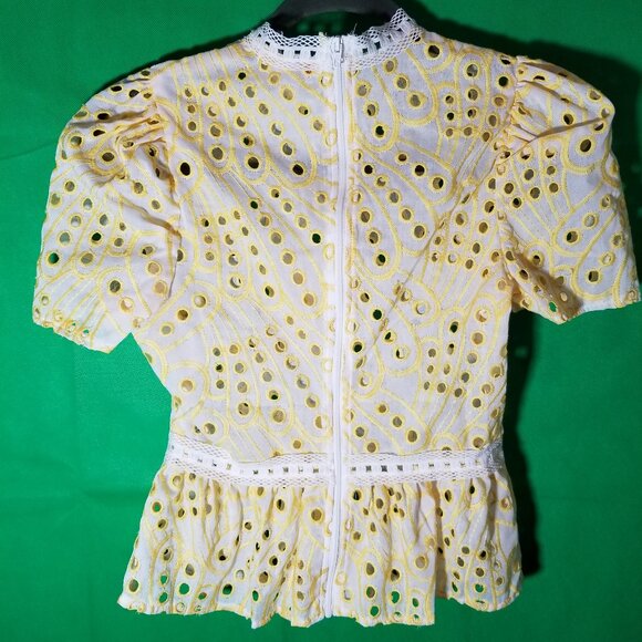 Everly Rose Blouse Women XS Yellow White Eyelet Embroidered Lace Boho Cottage - Picture 2 of 4